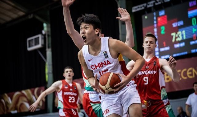 开云体育官网在线入口-杨瀚森选秀行情稳中有升？两大因素左右其前景