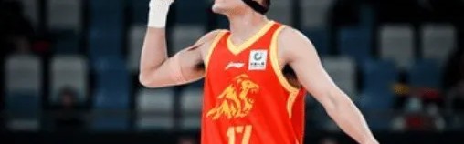 开云体育官网在线入口-孙铭徽全场投篮8中4，三分4中2得到12分4篮板7助攻1抢断