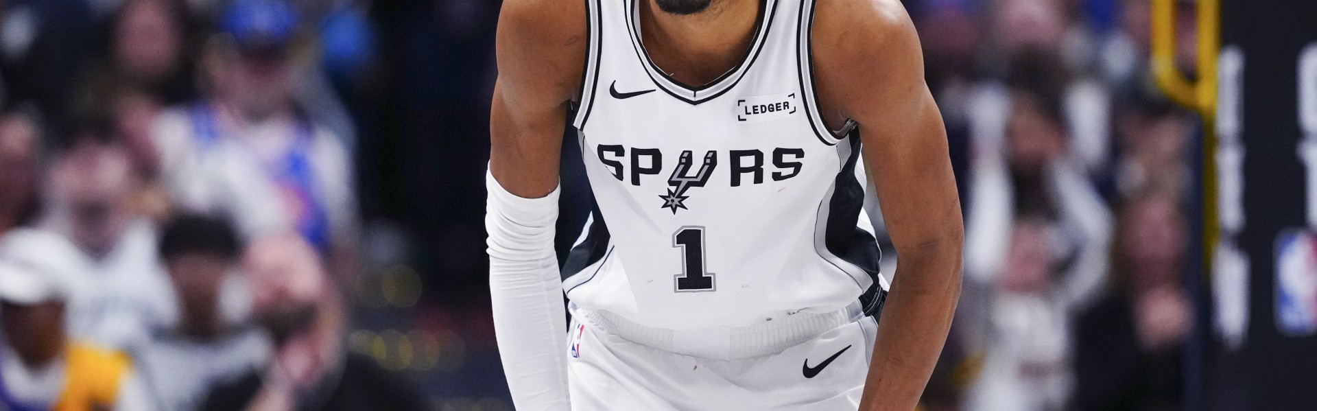 开云体育官网-评奖资格无忧！Shams：马刺有信心文班最后三场至少出战一场！